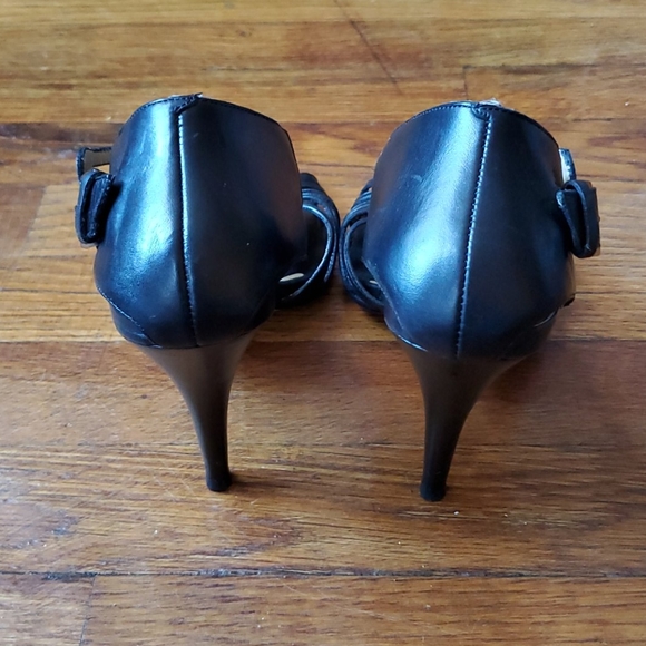 Cole Haan Verona  Nike Air T-Strap 4"Heels - Picture 3 of 13